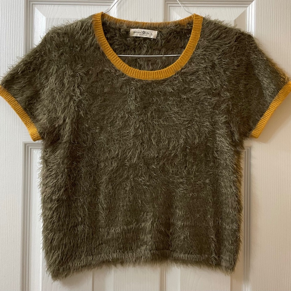 Natural Life Fuzzy short sleeve crop sweater, Size L